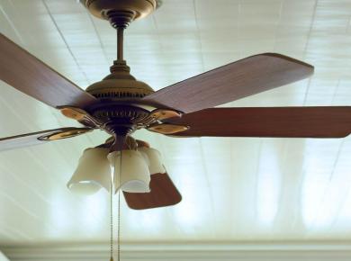 How to Oil a Ceiling Fan Without Taking It Down