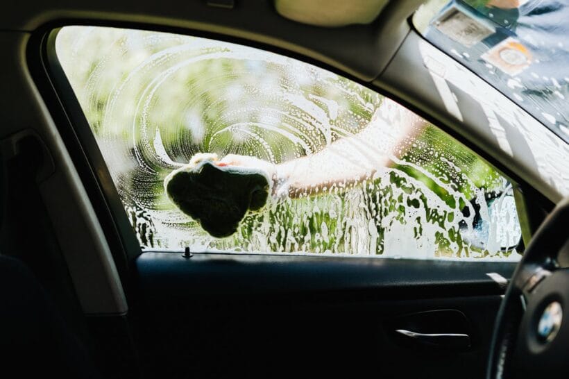 Best Way to Clean Car Windows-